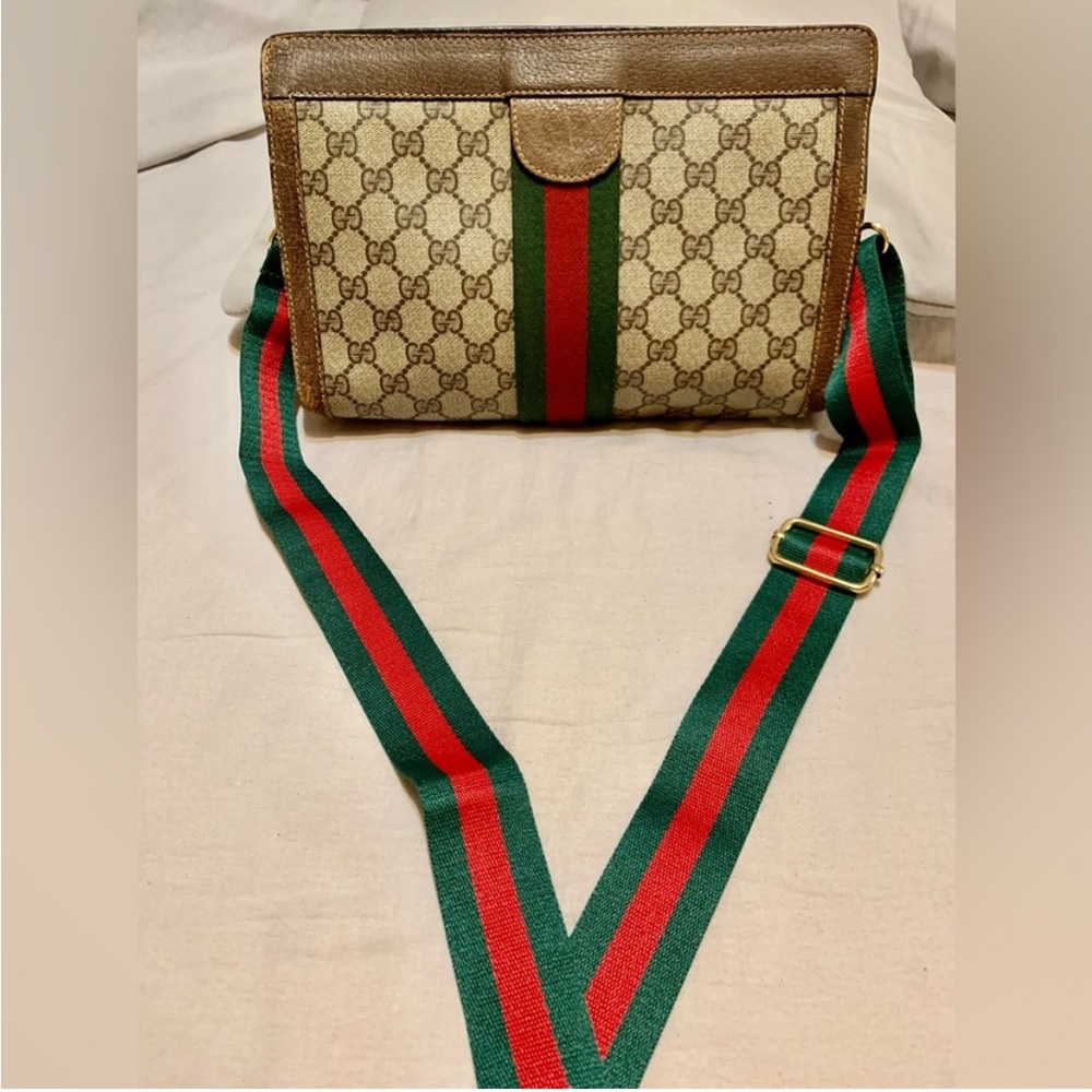 100% Authentic Gucci Vintage Web sherry
Line Clutch/Crossbody Bag